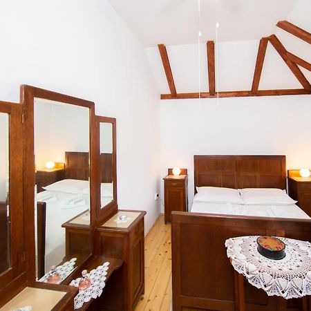 Komiža Holiday Home Burba מראה חיצוני תמונה