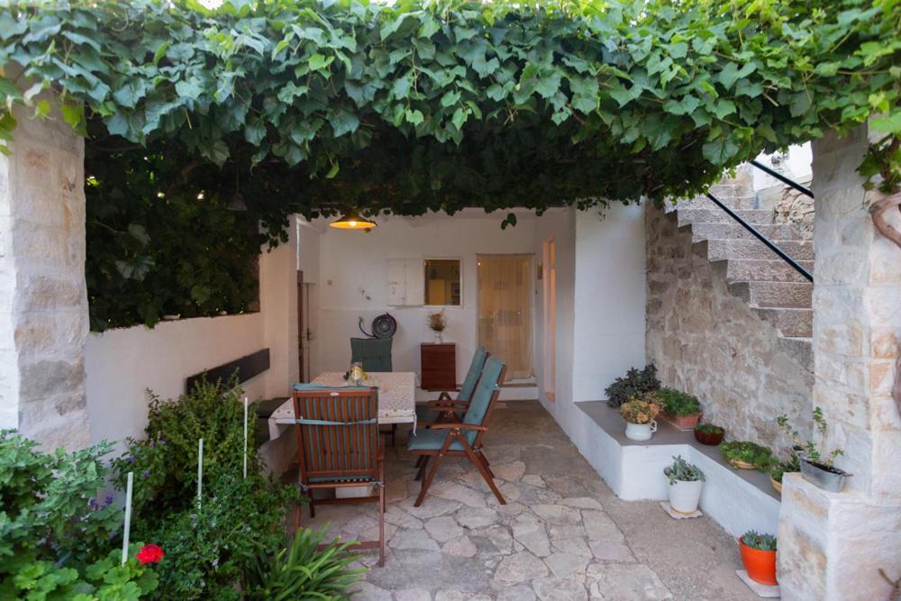 Komiža Holiday Home Burba מראה חיצוני תמונה