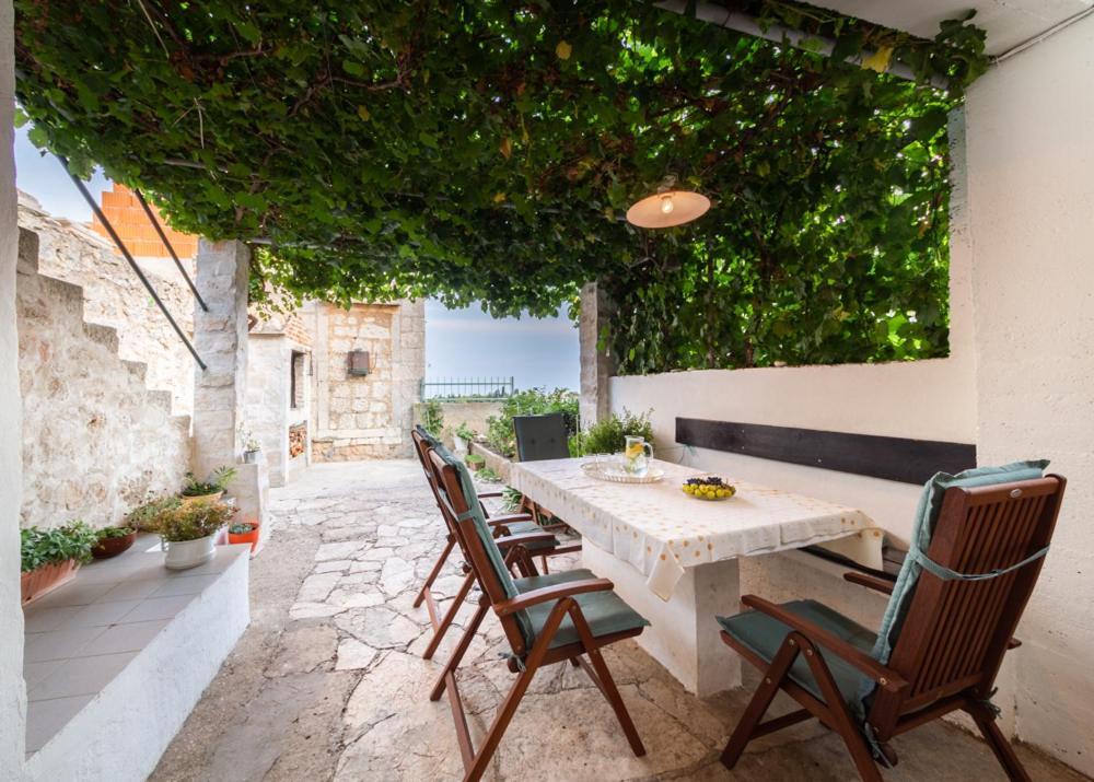 Komiža Holiday Home Burba מראה חיצוני תמונה