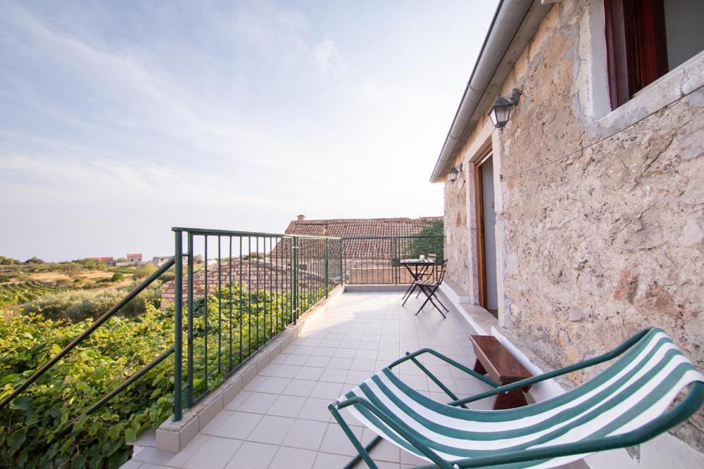 Komiža Holiday Home Burba מראה חיצוני תמונה