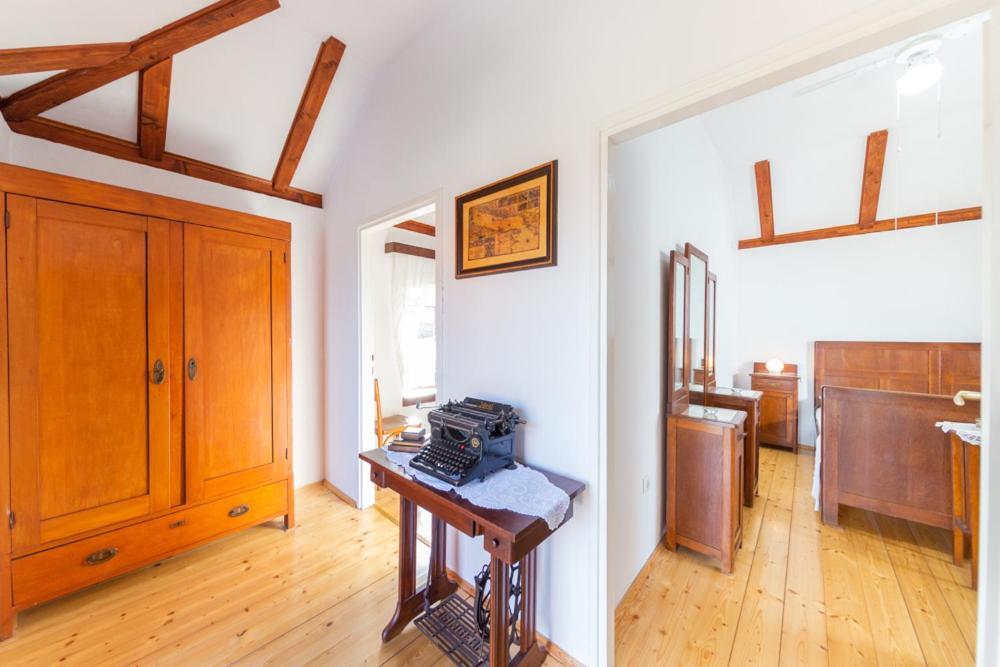Komiža Holiday Home Burba מראה חיצוני תמונה